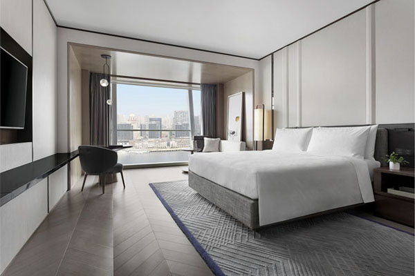 Deluxe Room at JW Marriott Marquis Hotel Shanghai Pudong