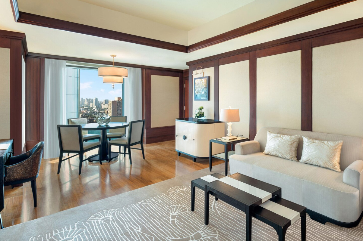 Metropolitan Suite - Living Room