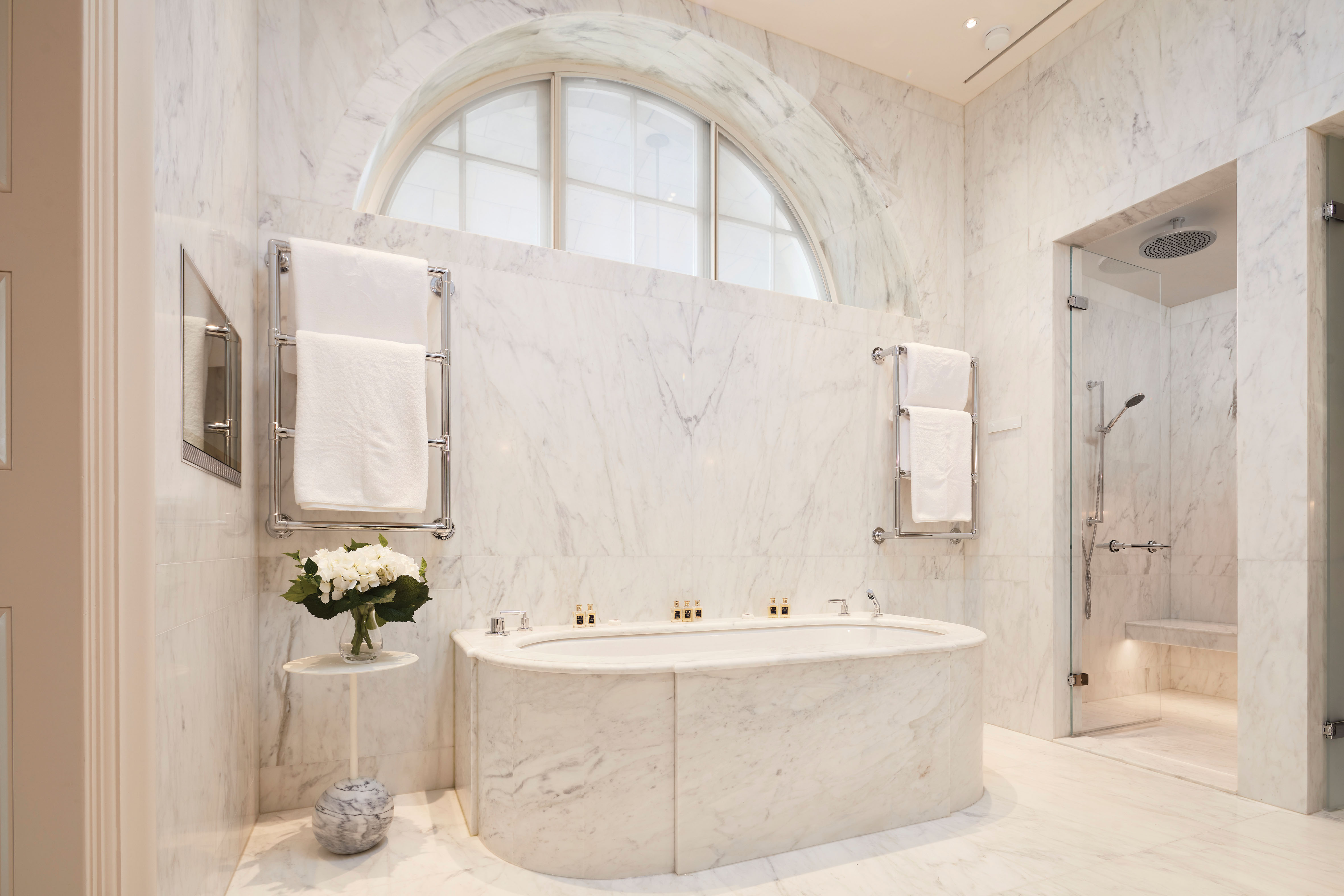 Model Suite Bathroom