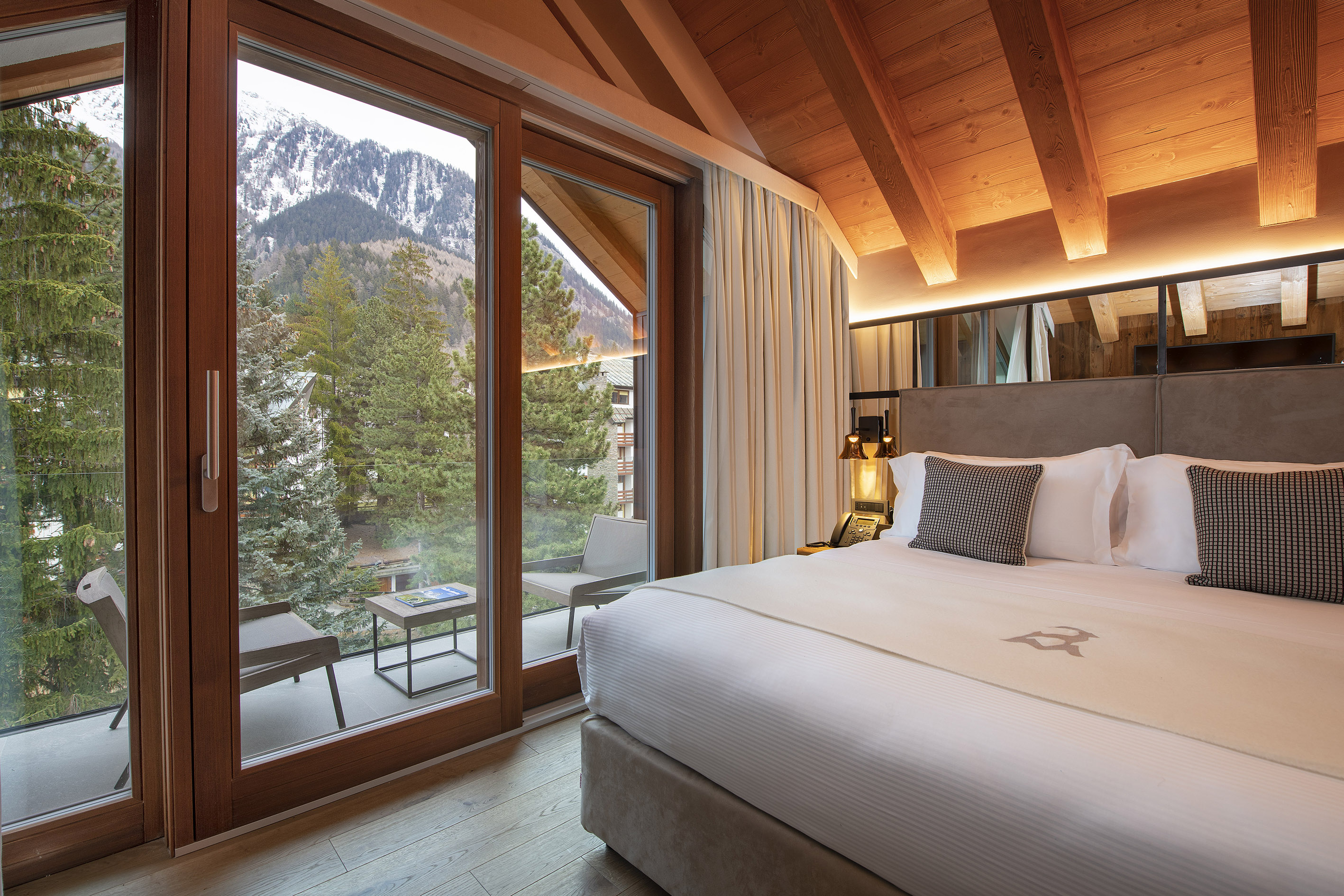 Top Roof Suite_Bedroom