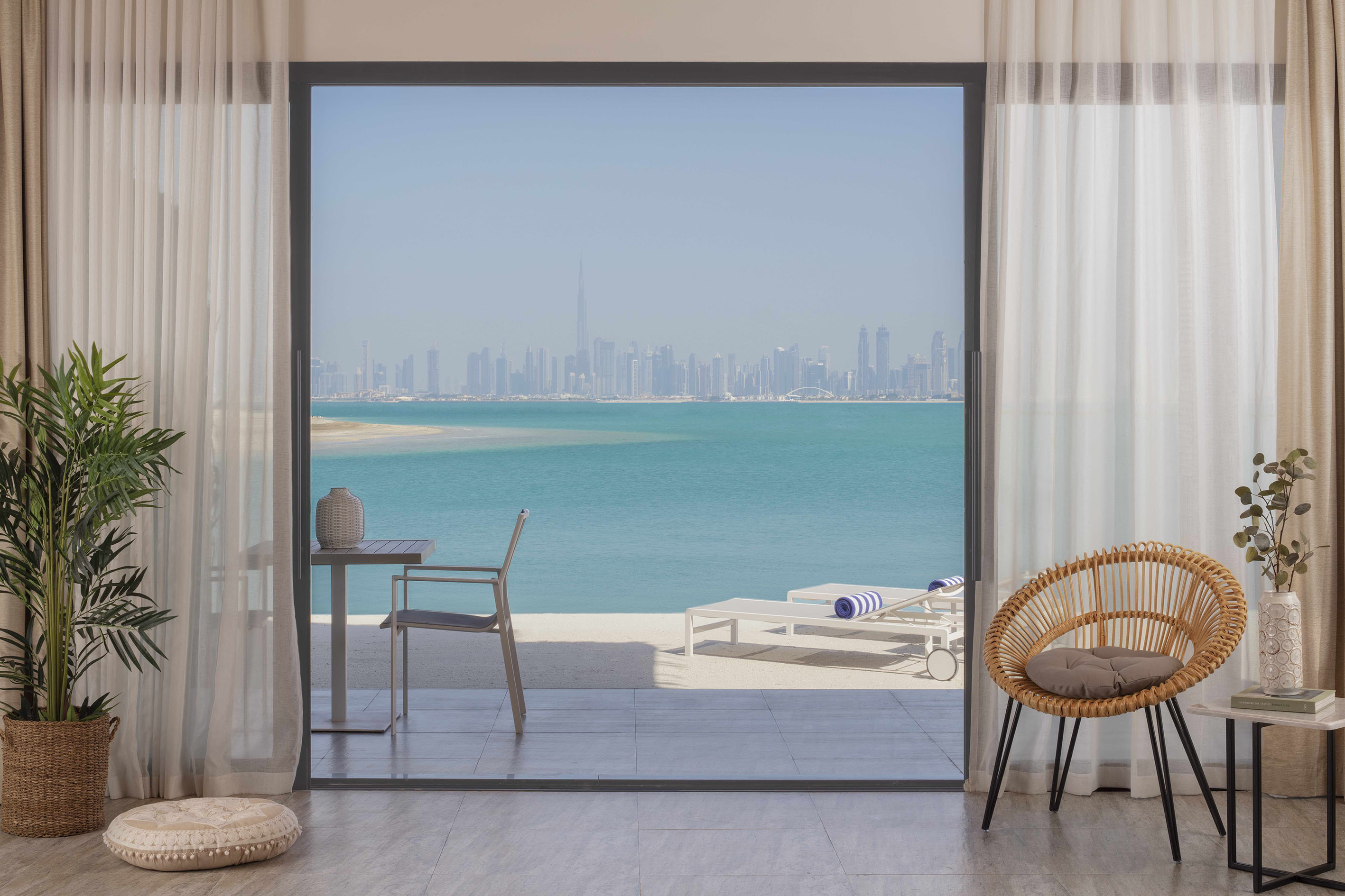Junior Suite Beach Access - Dubai View