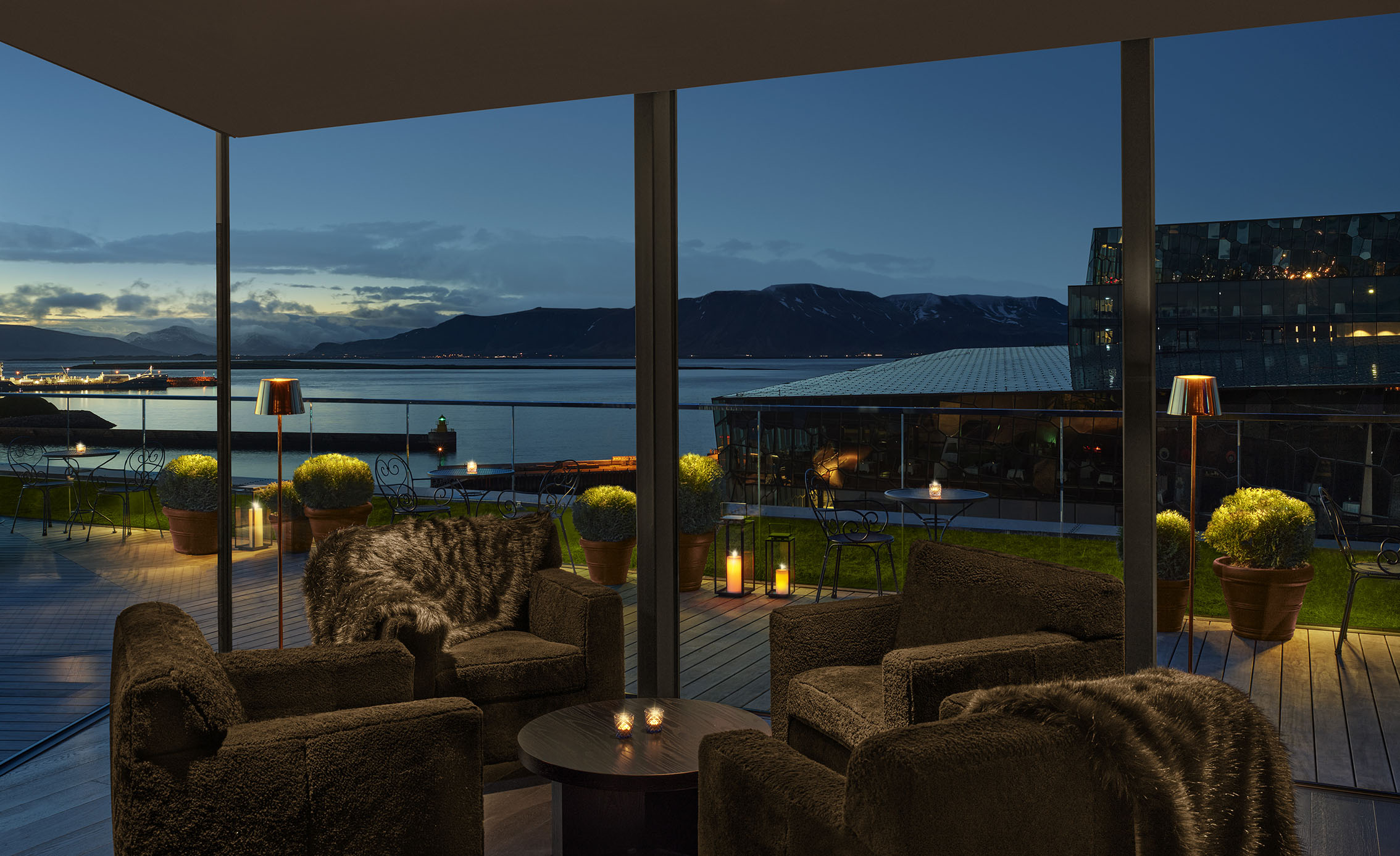 The Reykjavik EDITION's rooftop bar THE ROOF promises 360°panoramic views. Image: Nikolas Koenig
