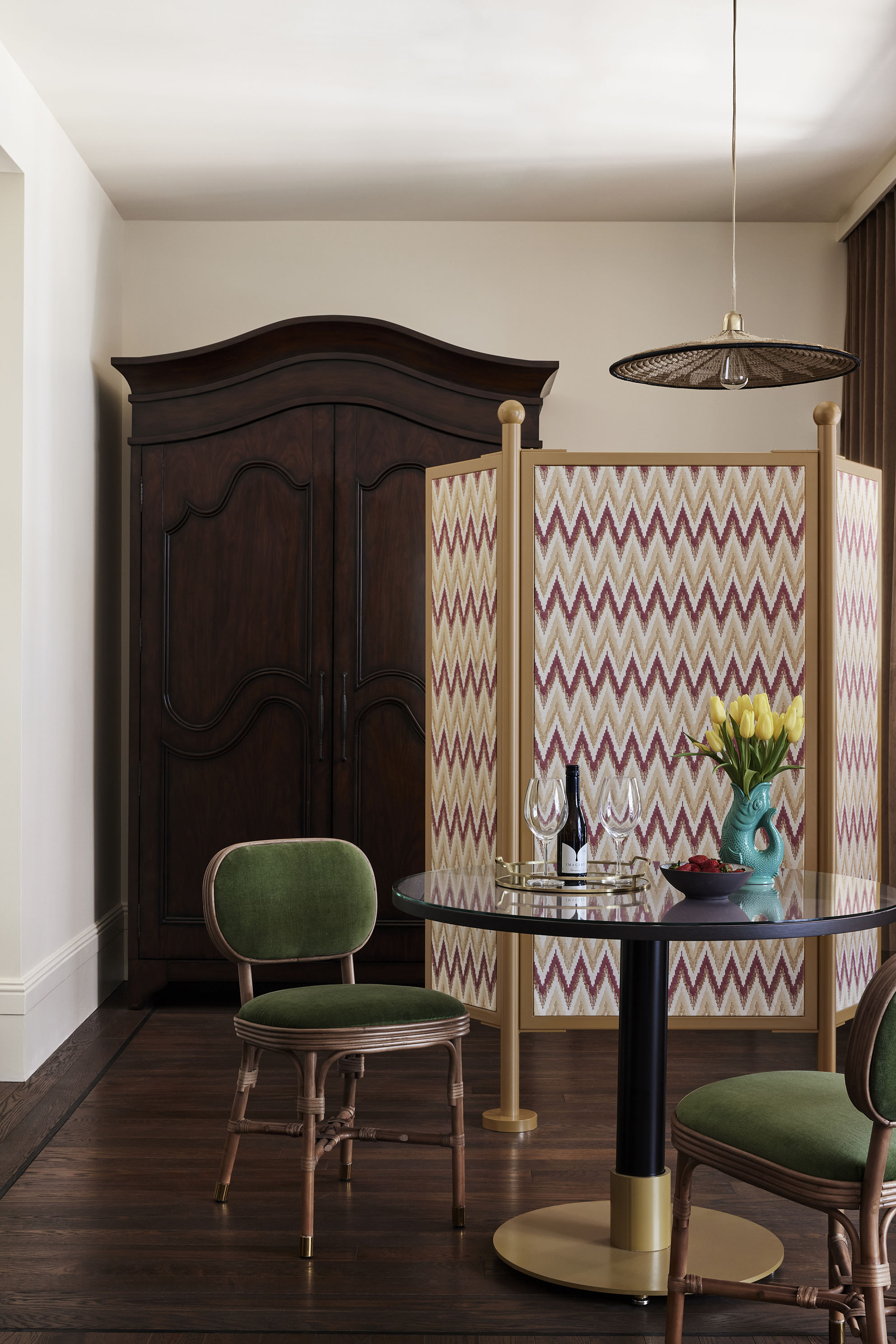 Guest Room Dressing & Dining Area