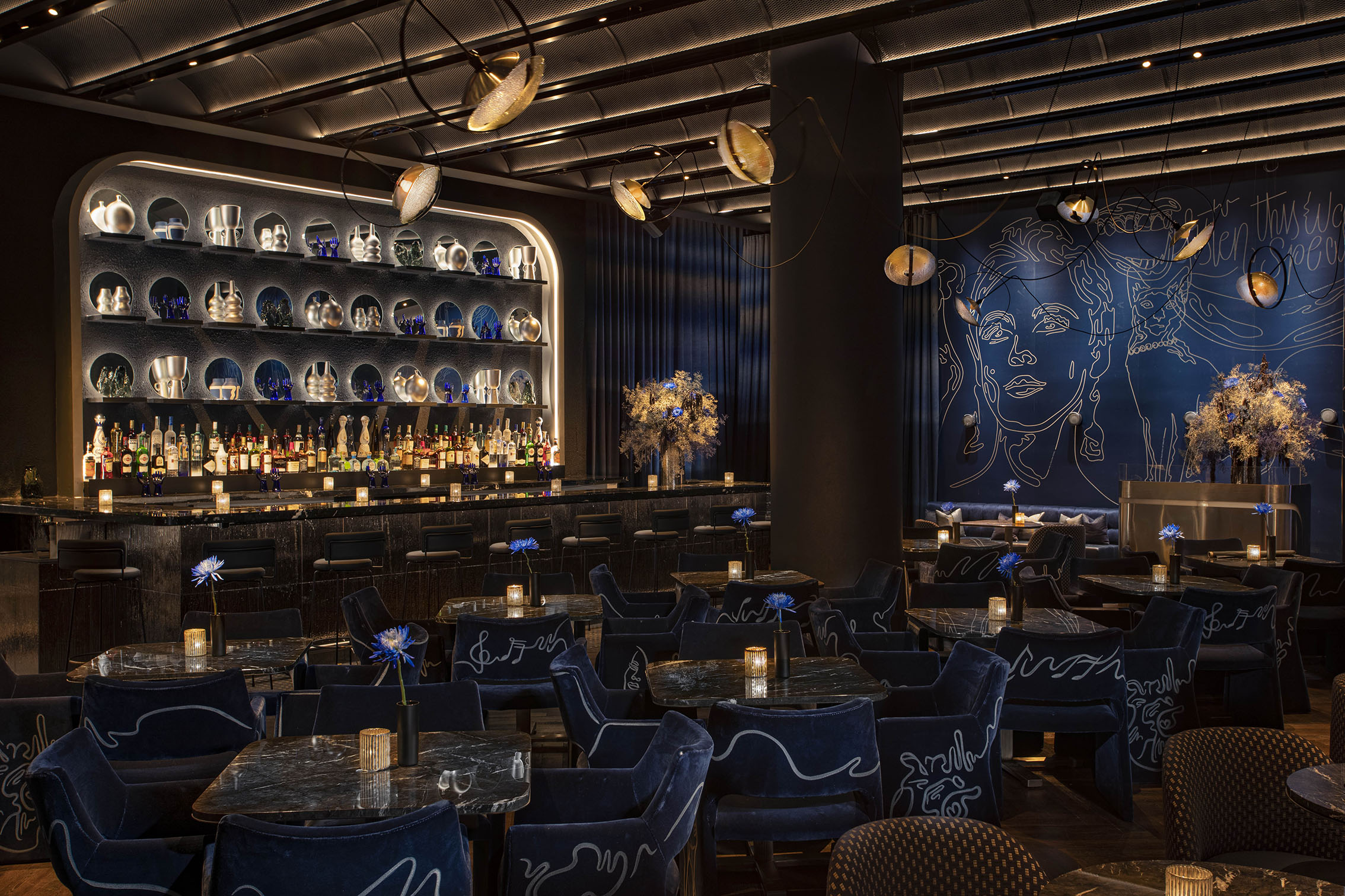 Silver Lining piano lounge