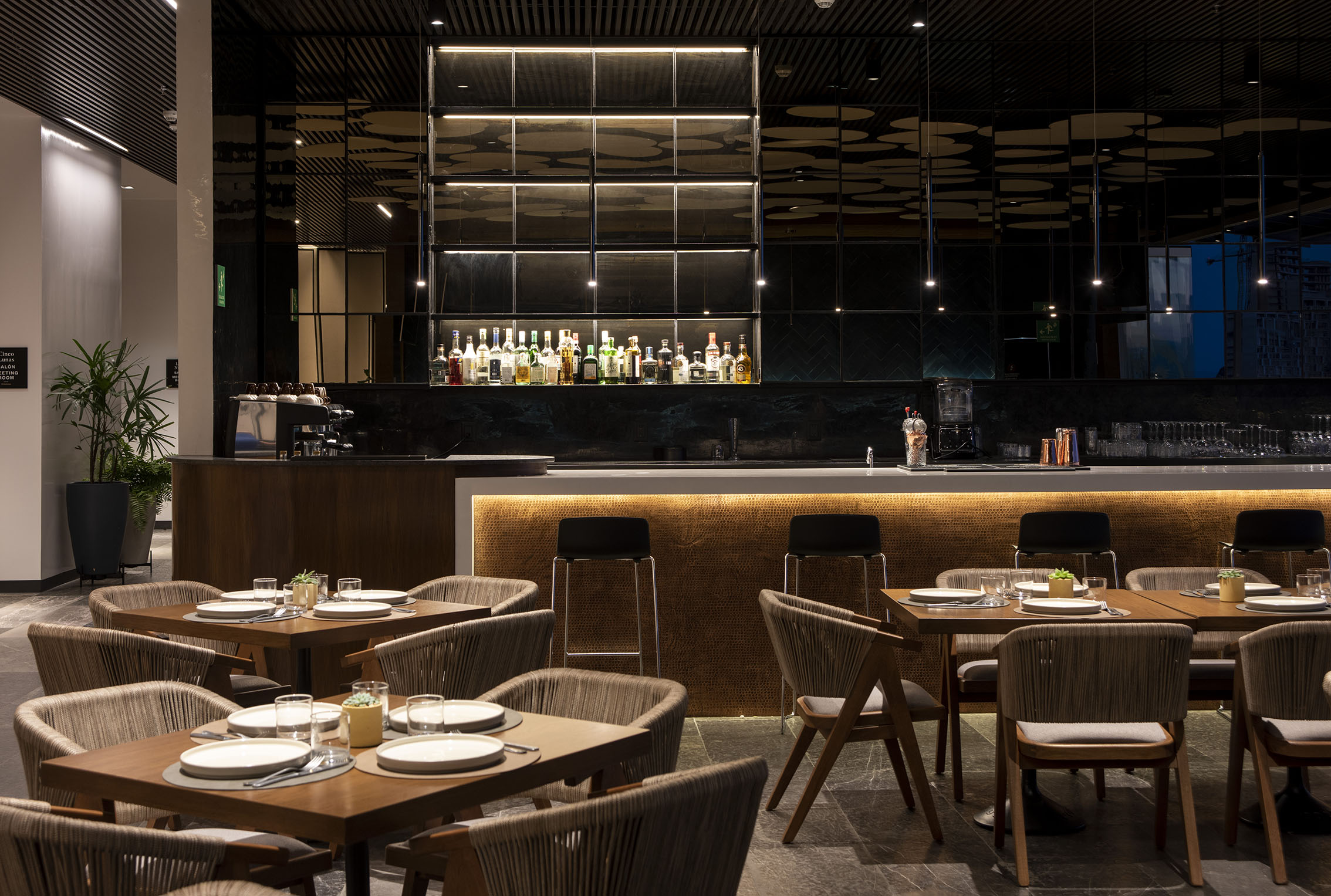 voco Guadalajara Neruda - Bar Querida Luna