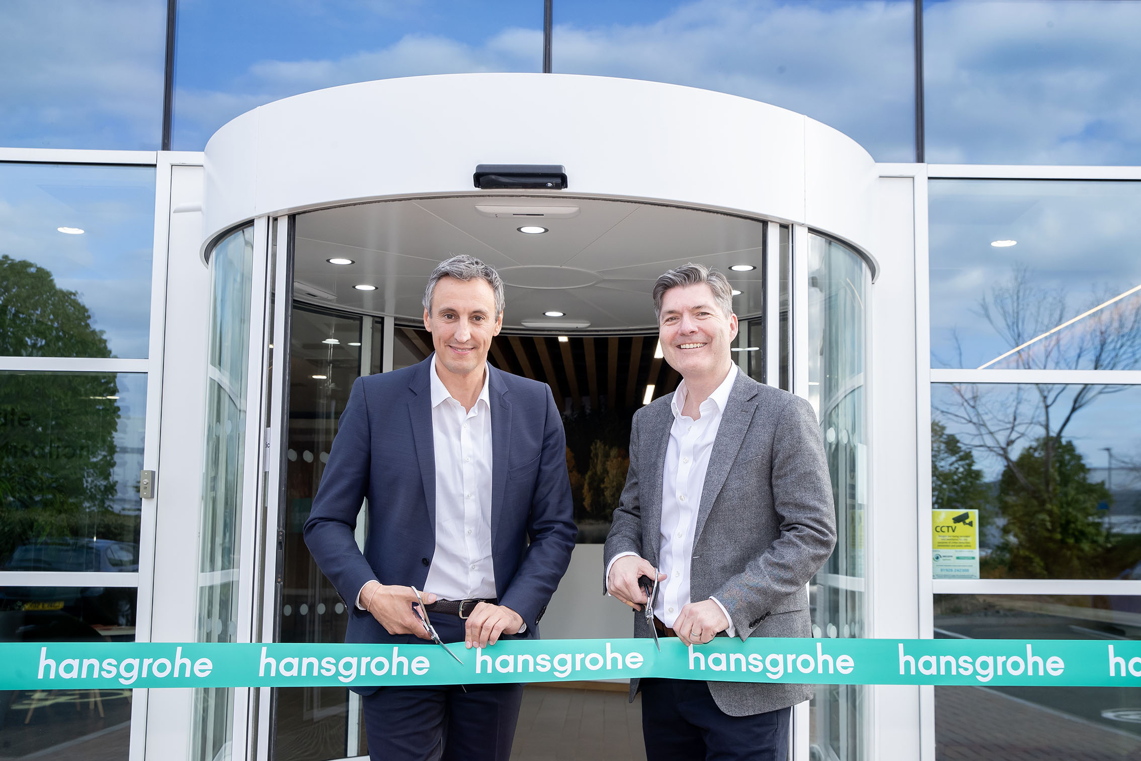 Jay Phillips, MD for Hansgrohe UK & Ireland and Hansgrohe Group CEO, Hans Juergen Kalmbach.