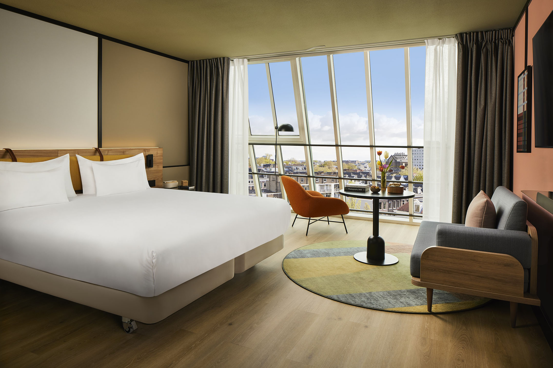 Guest Room Superior Double panoramic canal view