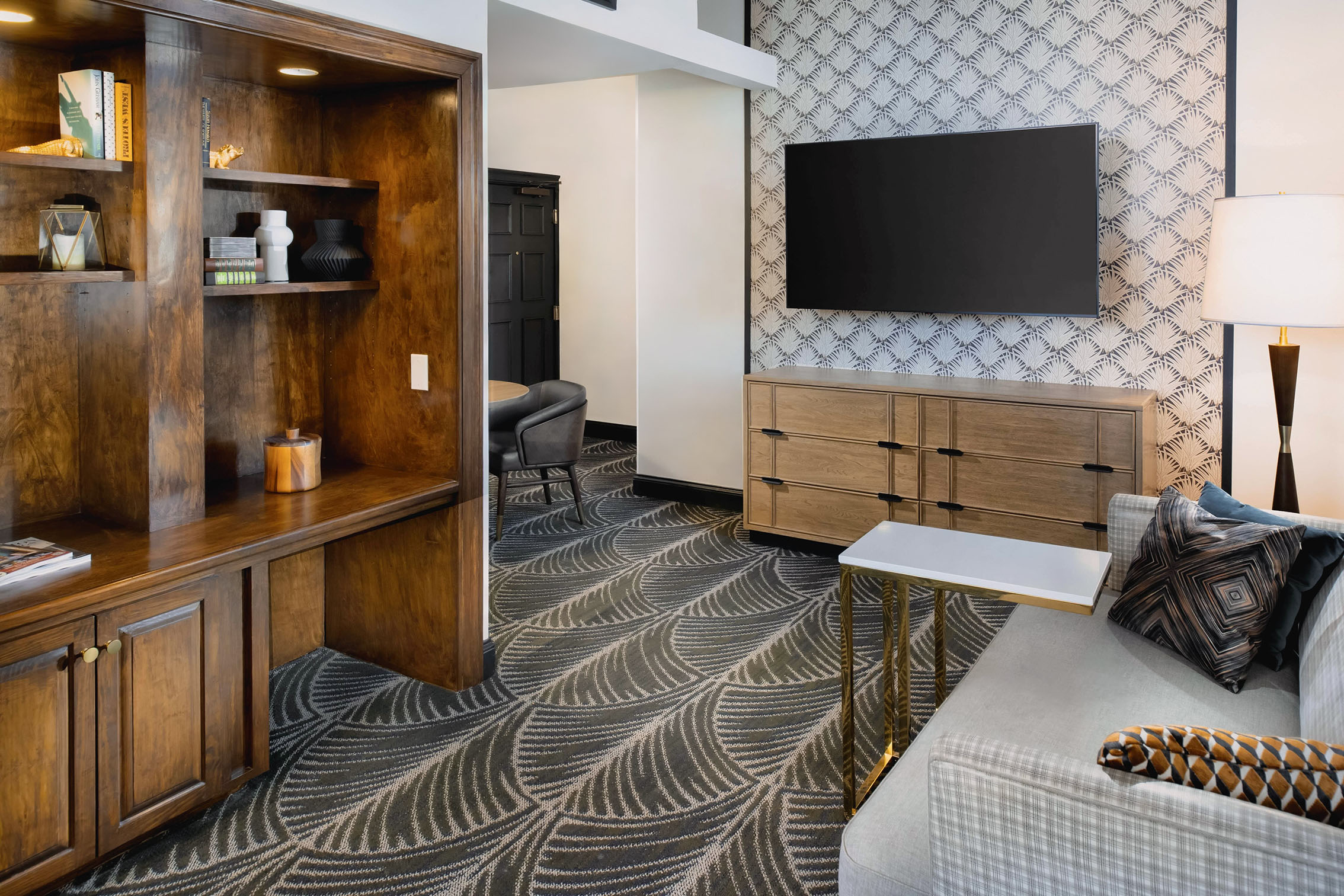 Luxury King Seating Area