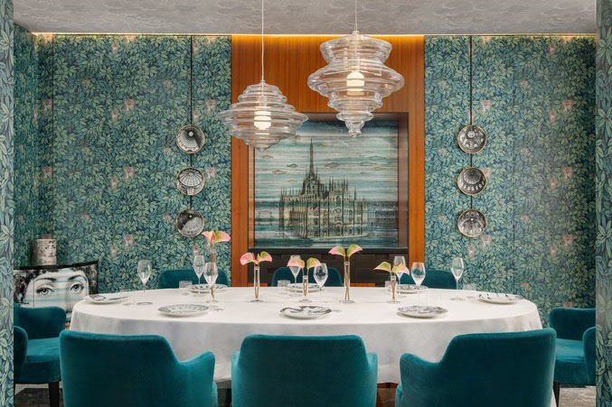The intimate Saletta Duomo private dining space.
