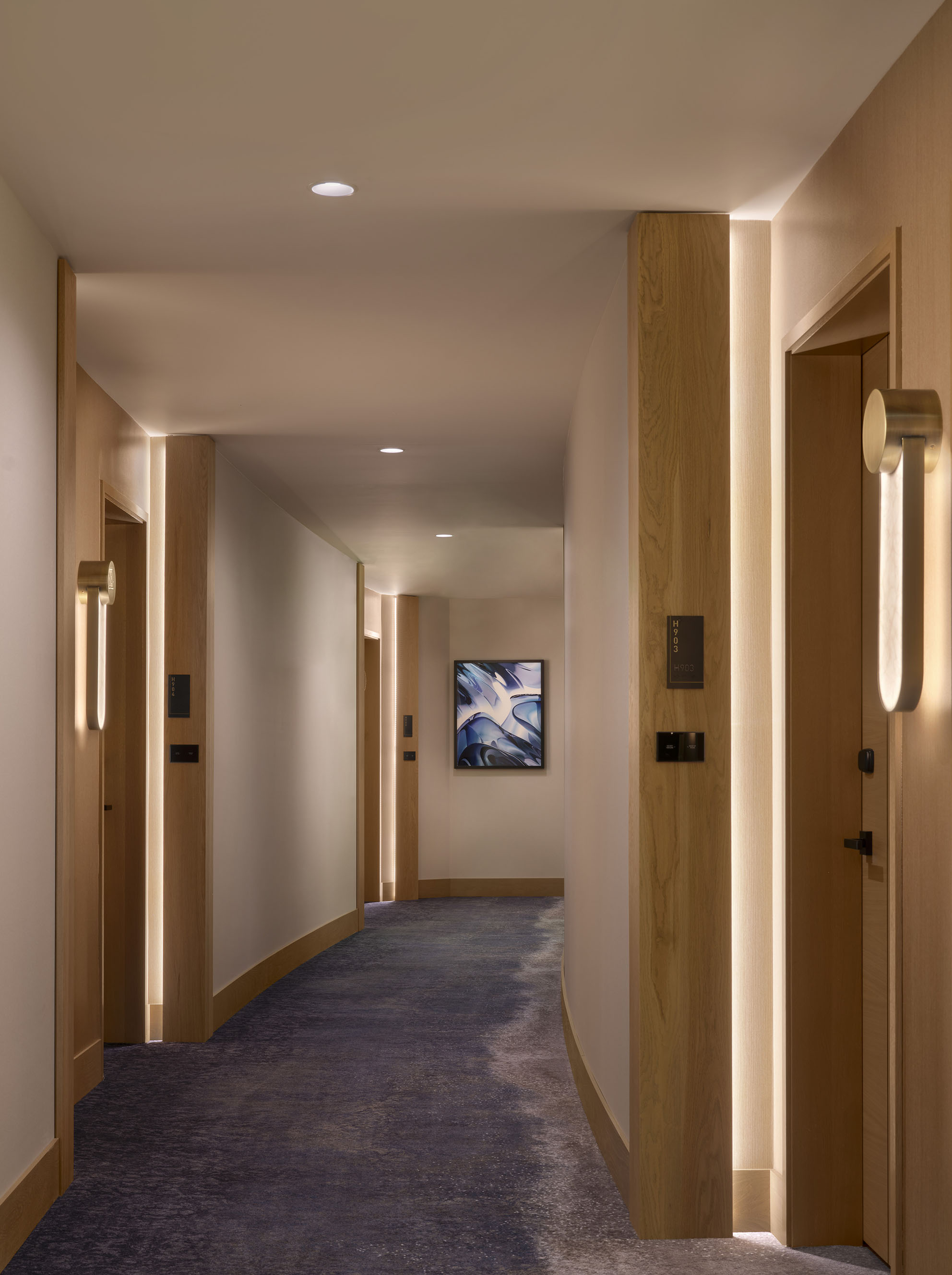 InterContinental Belleview. Guest Room Corridor_ICBellevue. Credit: Will Pryce
