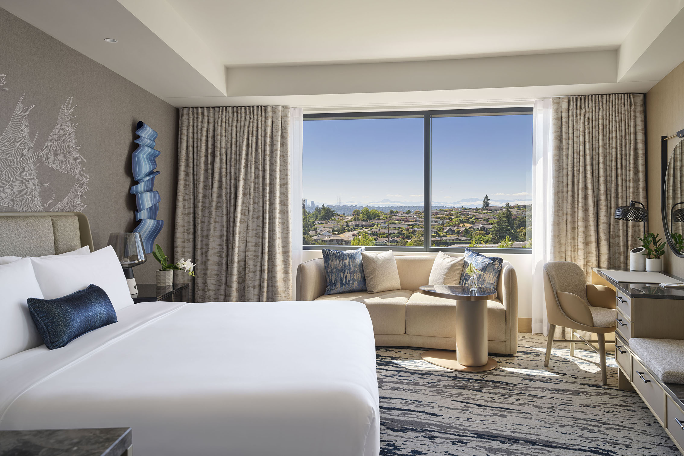 InterContinental Bellevue. Premium King room. Credit: Will Pryce